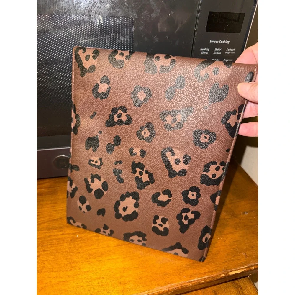 Mary Kay Leopard Print Cosmetic Bag Brown Black Animal Print Red Heart Clutch - Picture 4 of 4